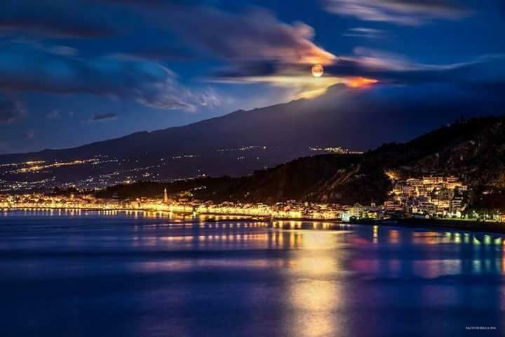 Taormina Castle And Sea View Apartamento Exterior foto